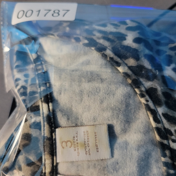 Weekends by Chicos Womens Blouse Size 3 Animal Print SEE MEASUREMENTS - Picture 8 of 8